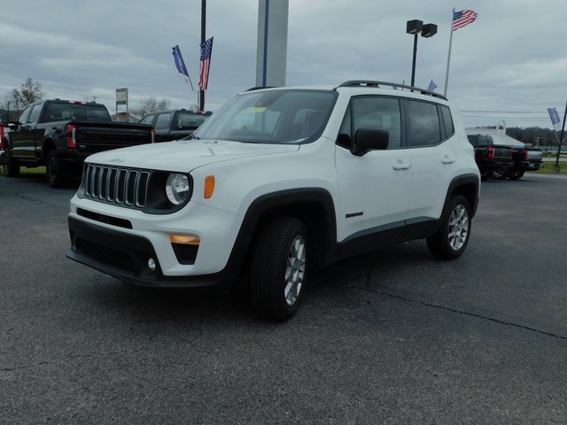 Used 2023 Jeep Renegade Latitude w/ Premium Group image 4