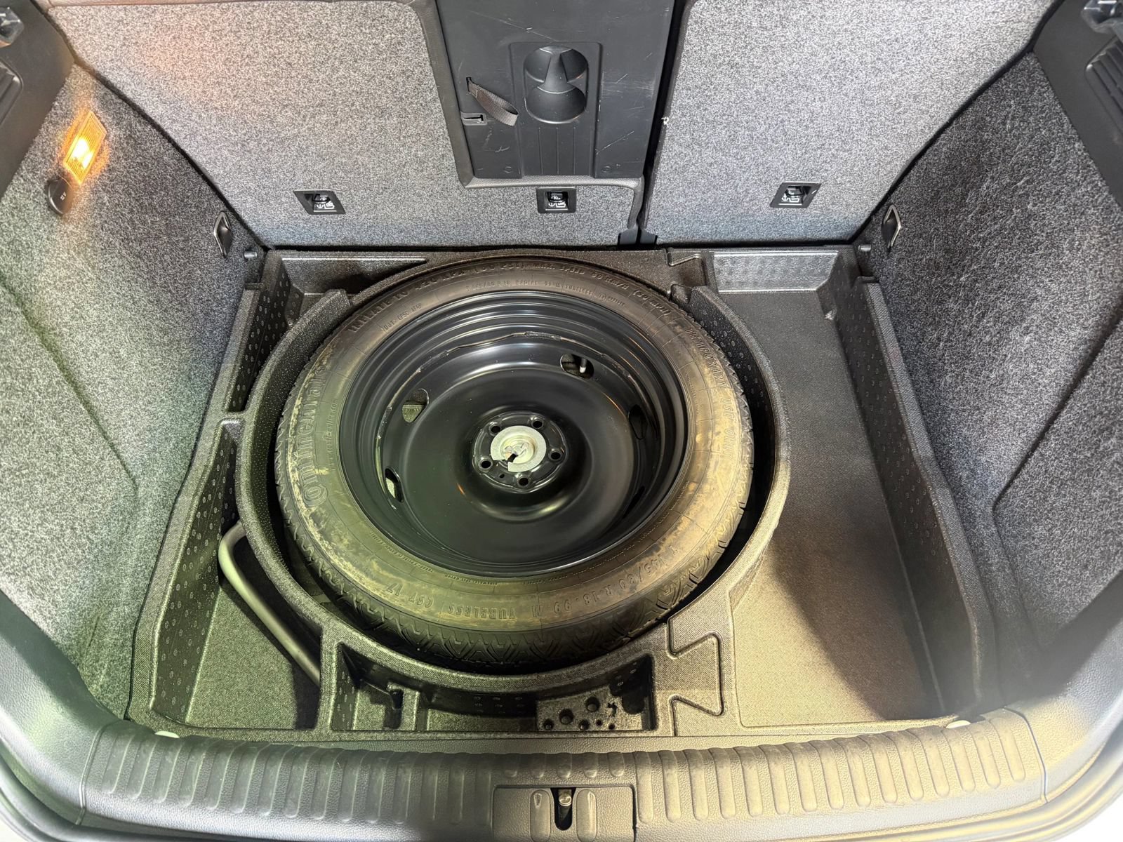 Used 2015 Volkswagen Tiguan SE FWD image 42