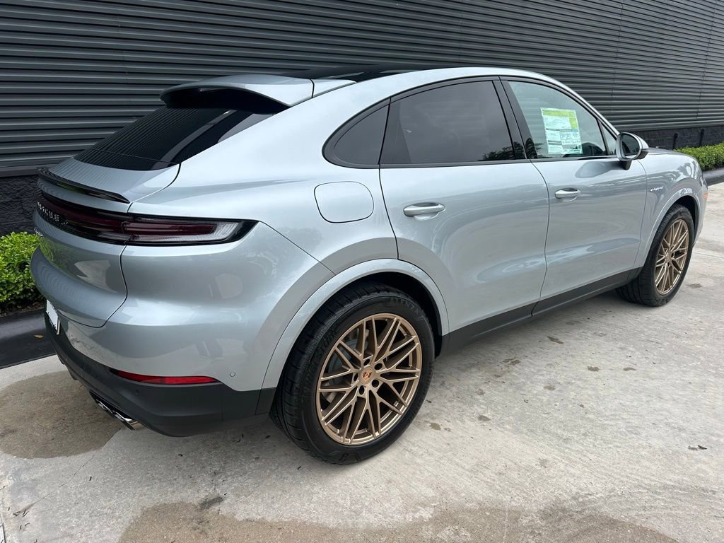 Used 2026 Porsche Cayenne E-Hybrid Coupe image 9