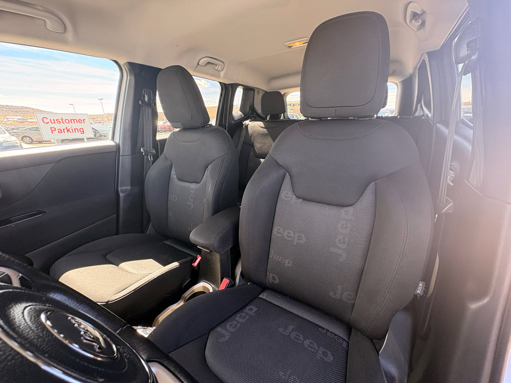 Used 2015 Jeep Renegade Latitude image 16