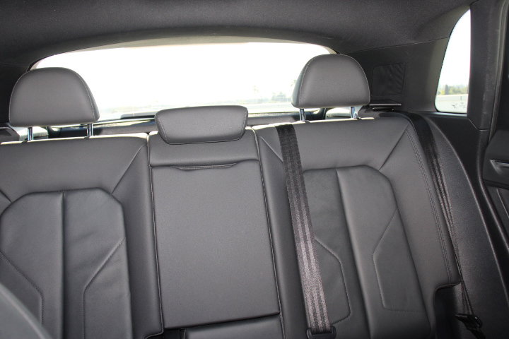 Used 2020 Audi Q3 2.0T Premium w/ Convenience Package image 23