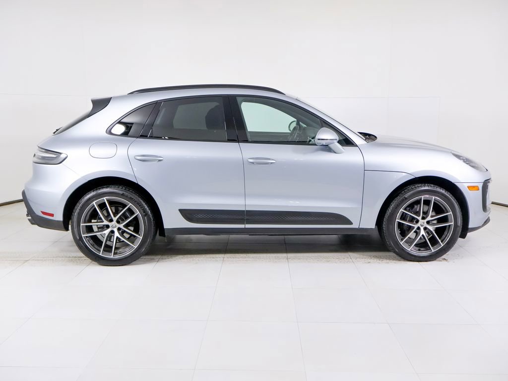 Certified 2024 Porsche Macan w/ Premium Plus Package image 39