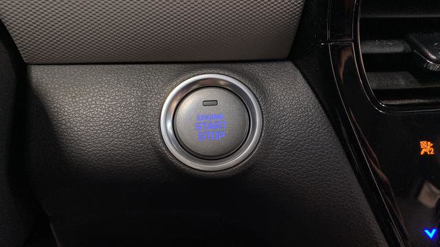 Used 2020 Hyundai Ioniq SEL FWD image 23