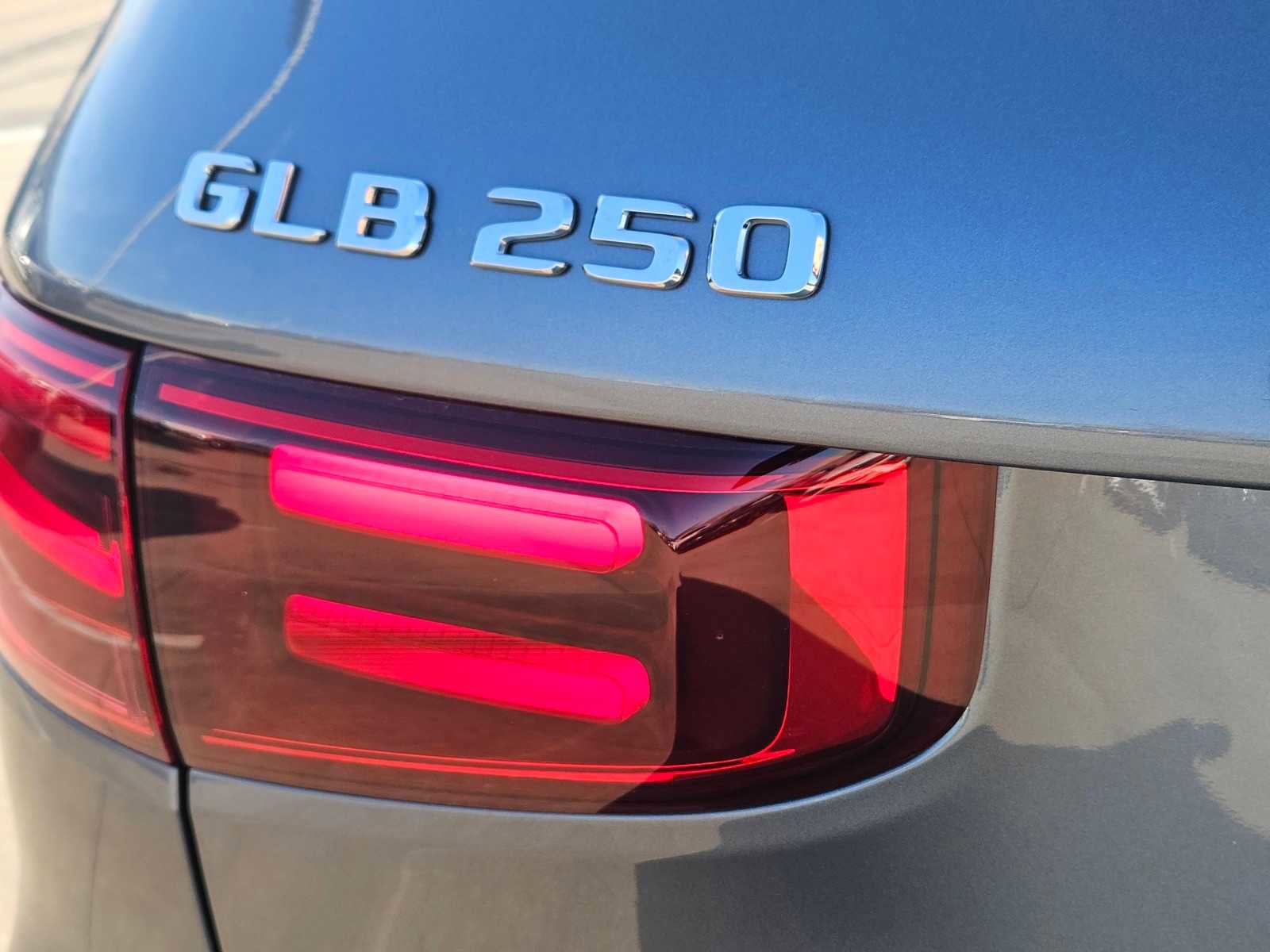 New 2026 Mercedes-Benz GLB 250 image 12