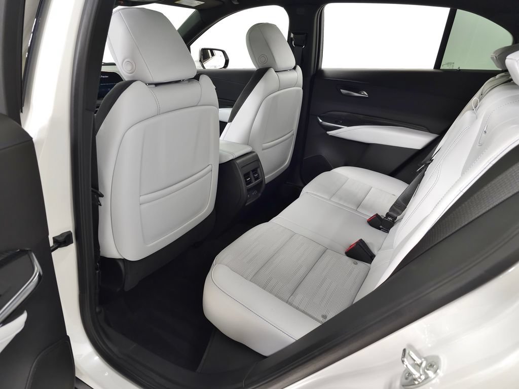 Used 2025 Cadillac XT4 Sport FWD image 36