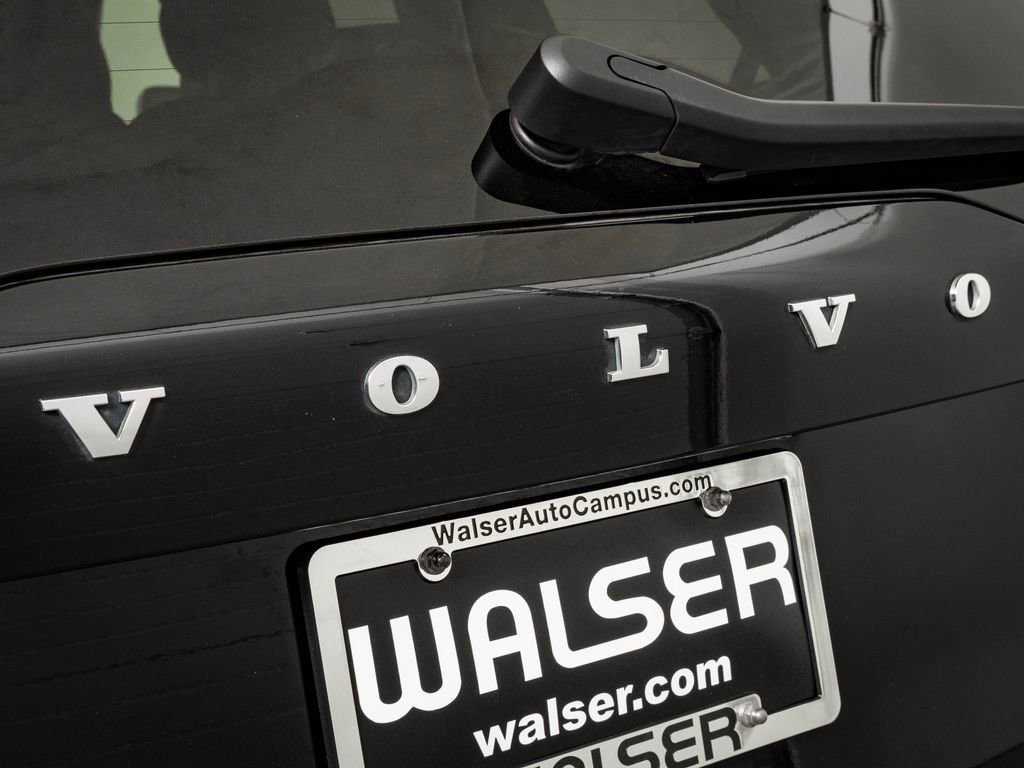 Used 2022 Volvo XC90 T6 Momentum AWD/4WD image 17