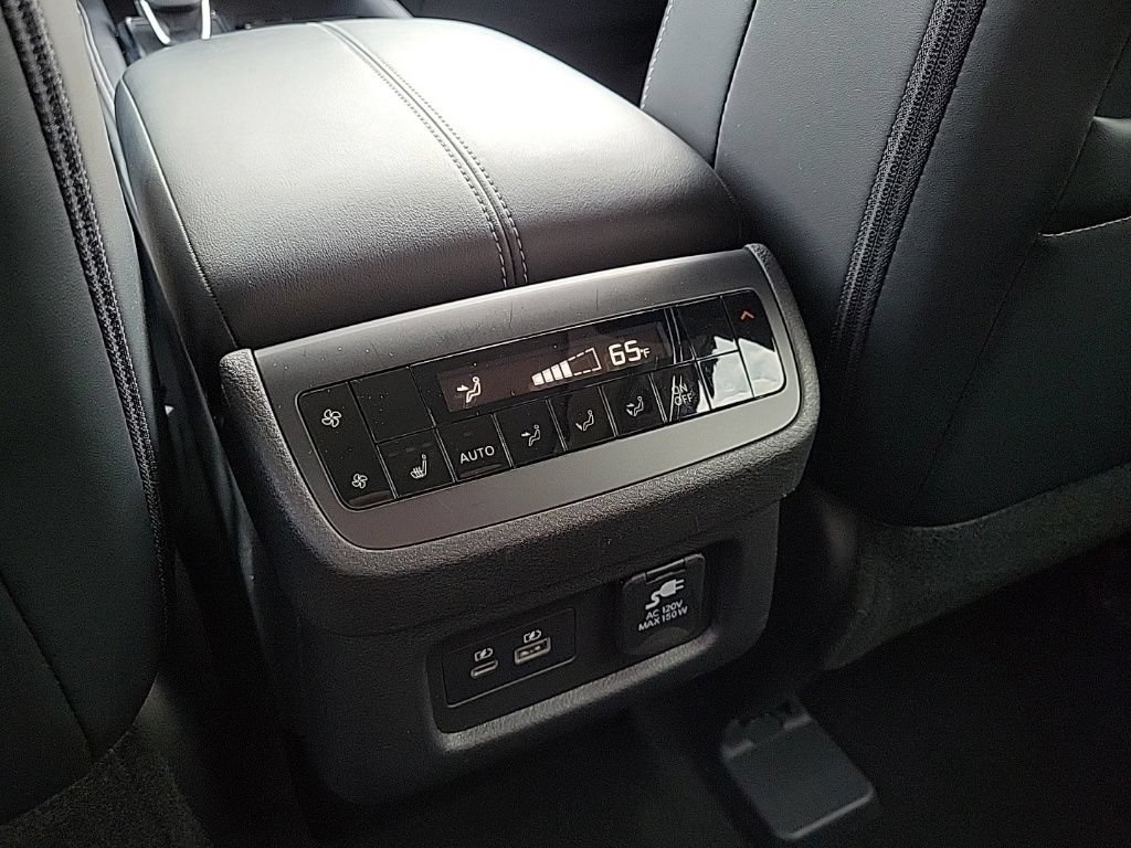 Used 2023 Nissan Pathfinder Platinum AWD/4WD image 21