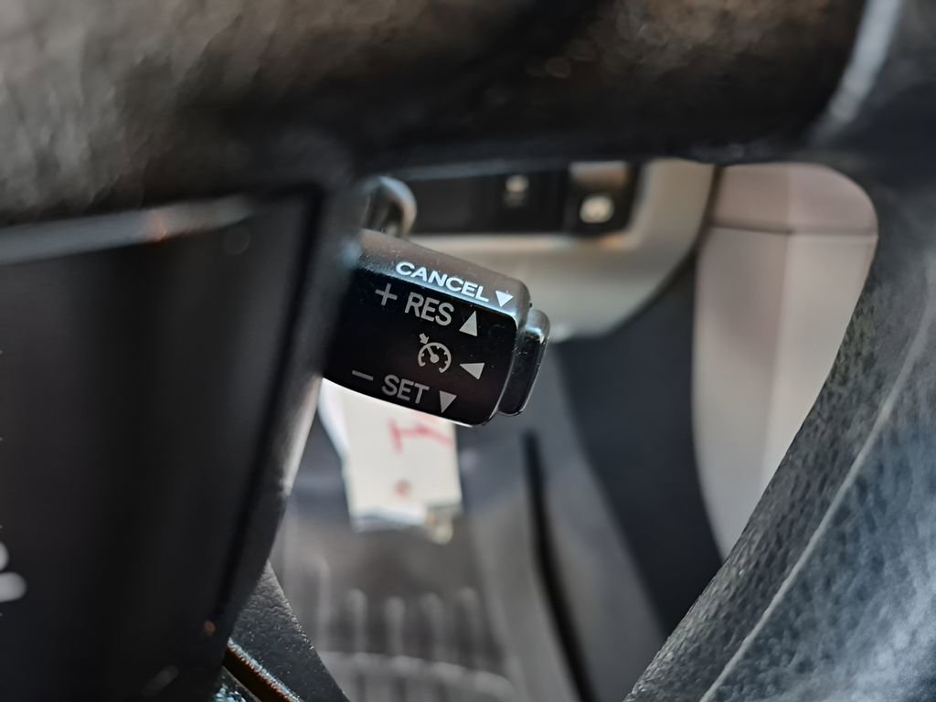 Used 2013 Toyota Tundra 4x4 CrewMax w/ Tow Pkg image 37