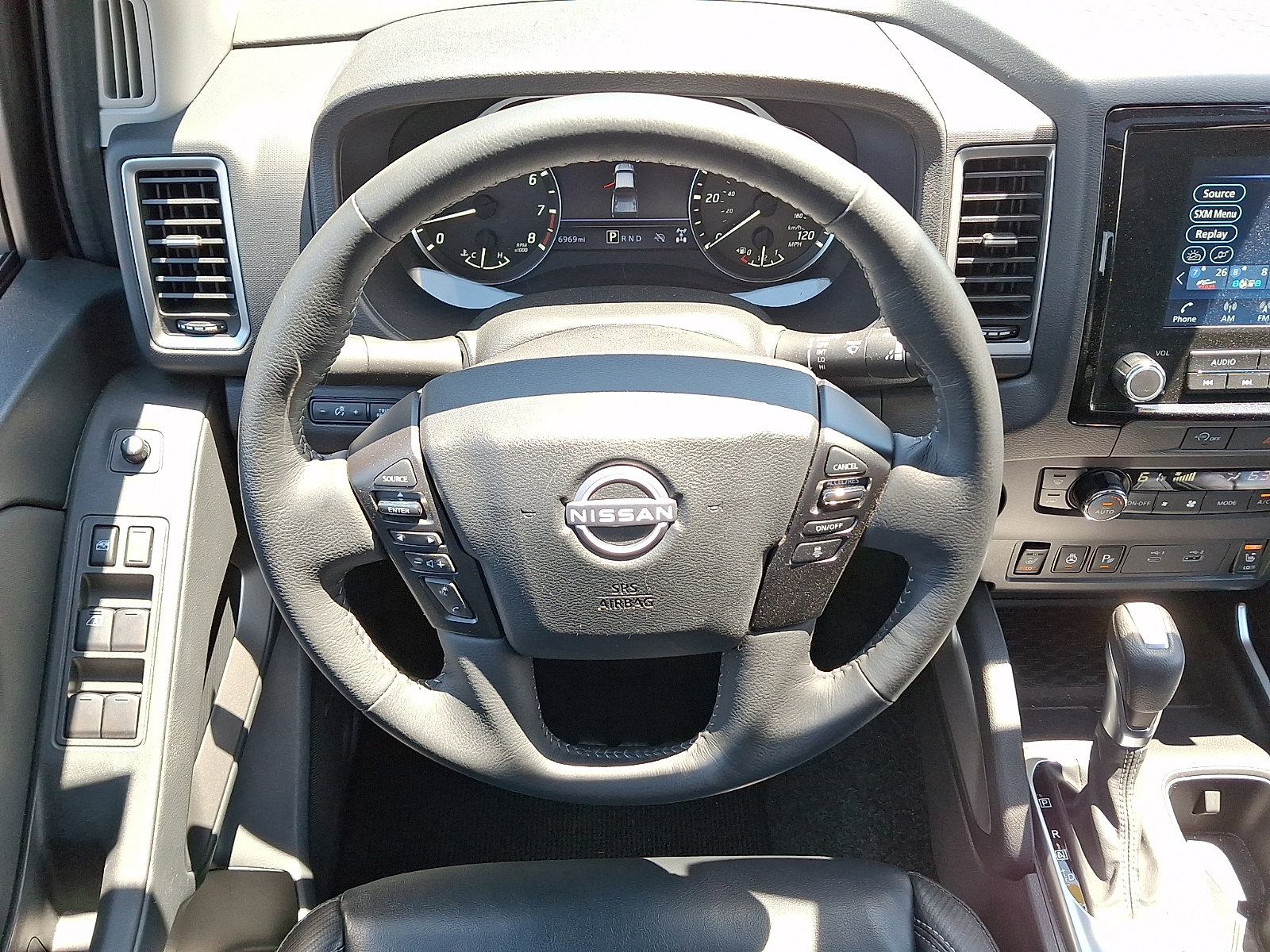 Certified 2024 Nissan Frontier SL w/ Technology Package AWD/4WD image 11