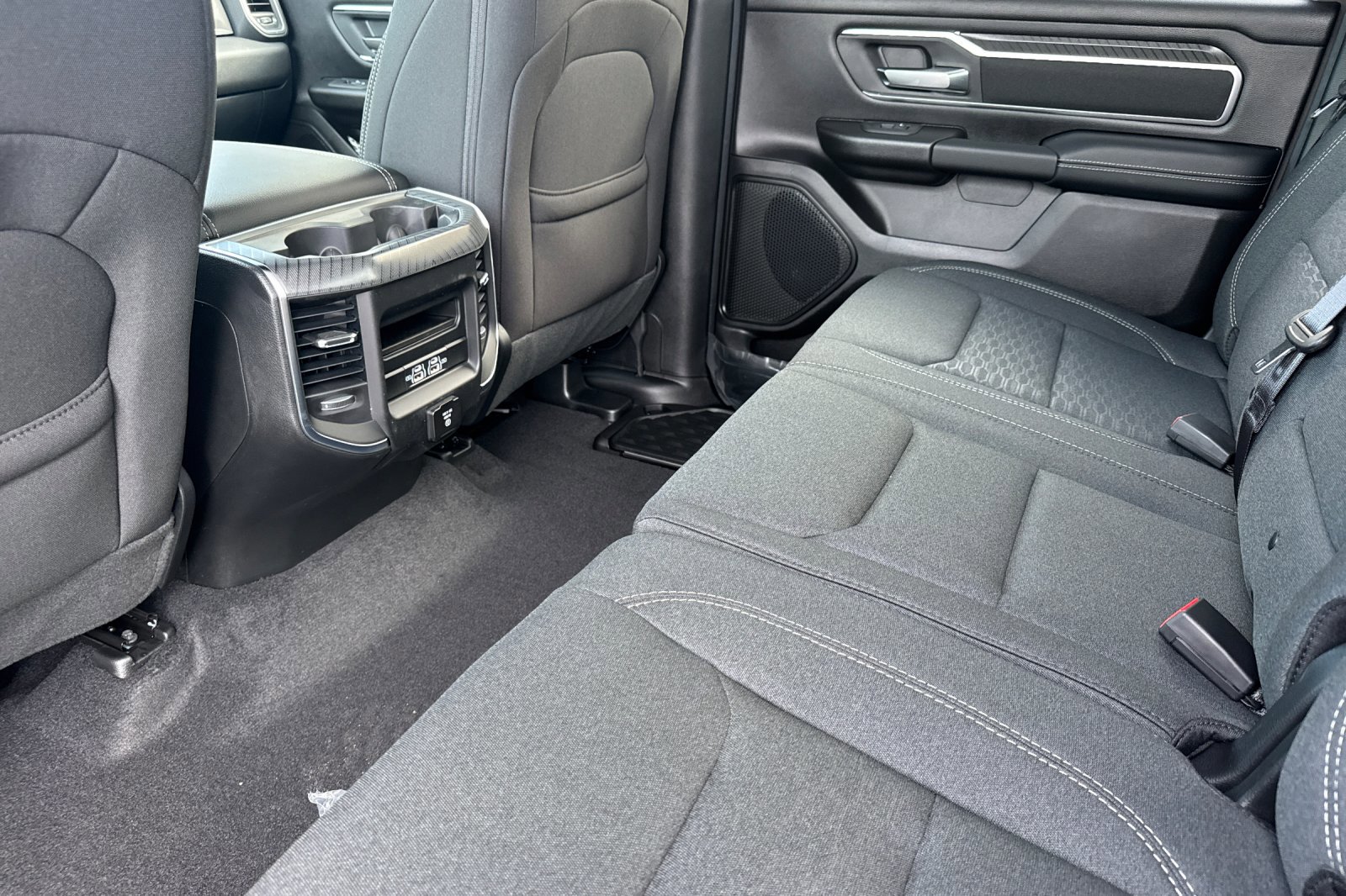 New 2026 RAM 1500 4x4 Crew Cab image 11