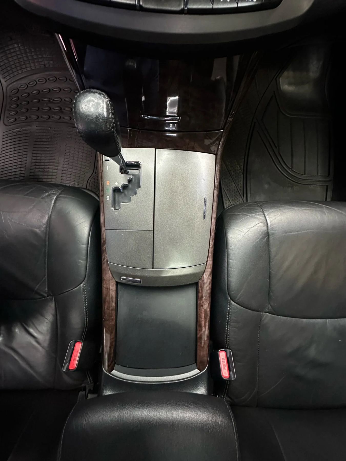 Used 2012 Toyota Avalon Limited image 19