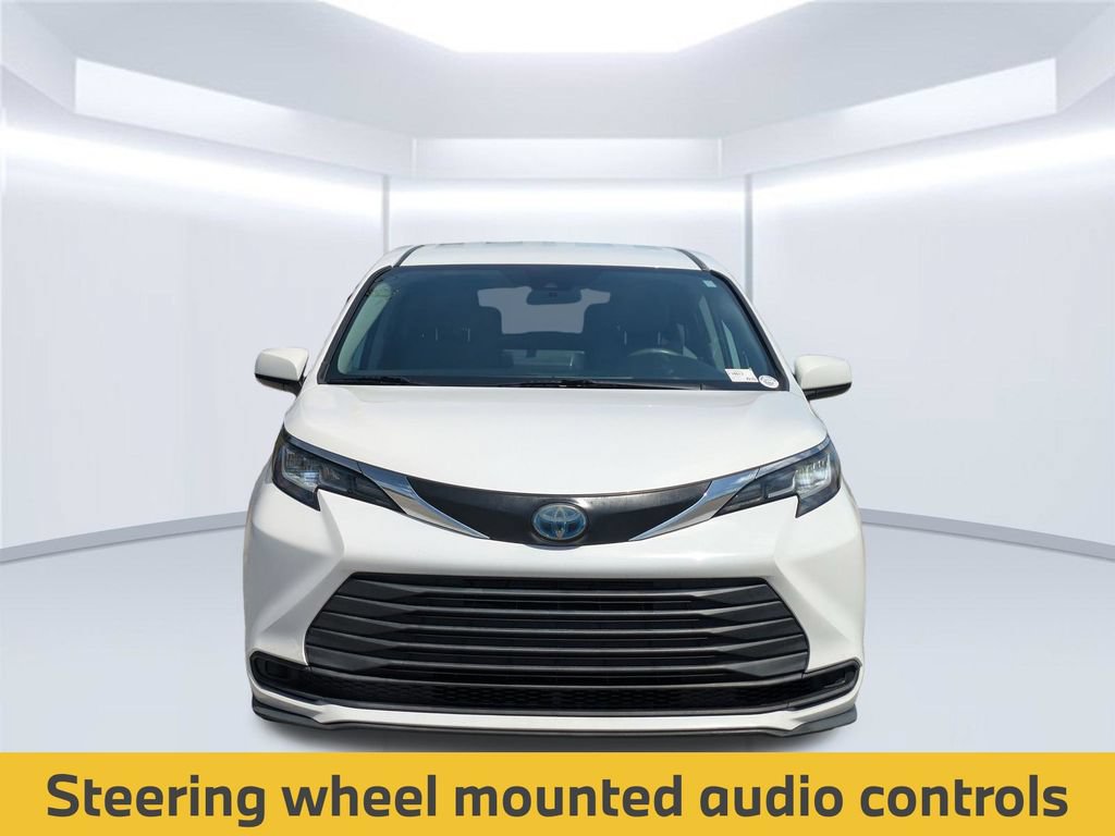 Used 2022 Toyota Sienna LE FWD image 11