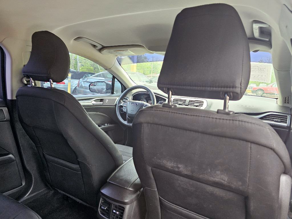 Used 2015 Ford Fusion SE FWD image 36