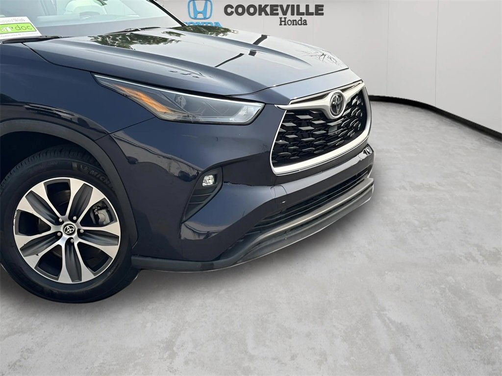 Used 2023 Toyota Highlander XLE image 2