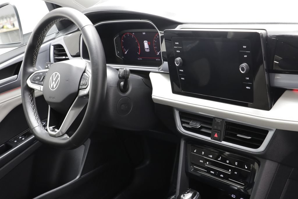 Used 2025 Volkswagen Taos SEL w/ Black Wheel Plus Package AWD/4WD image 22