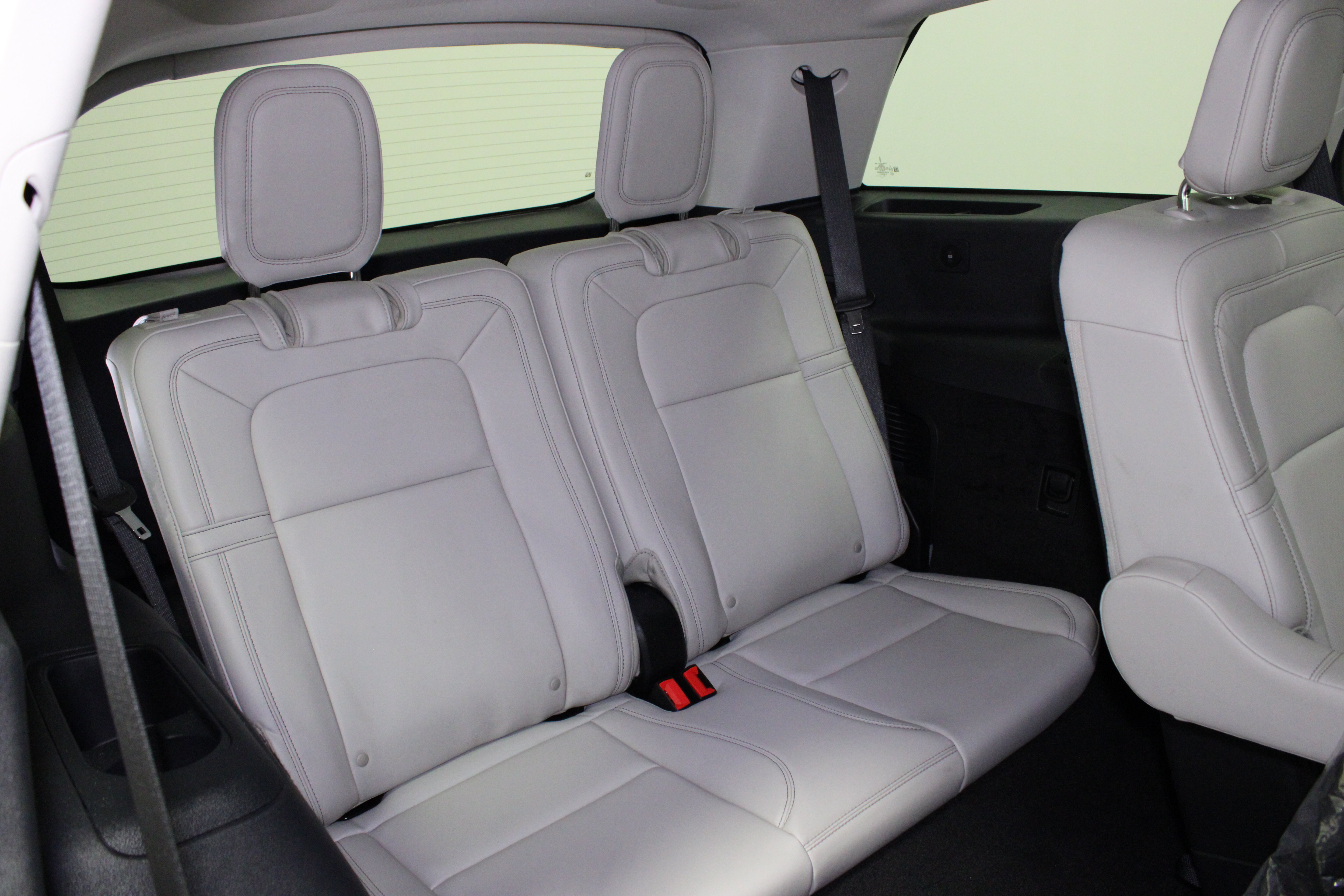 Used 2025 Lincoln Aviator Reserve w/ Illumination Package RWD image 18