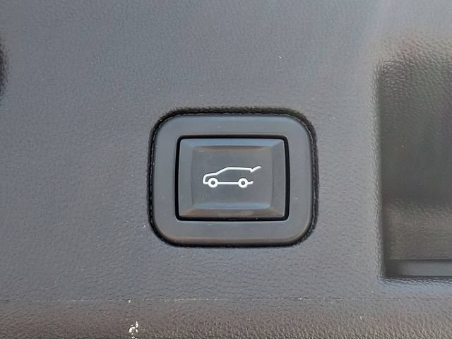 Used 2022 Chevrolet Equinox RS w/ RS Leather Package AWD/4WD image 32