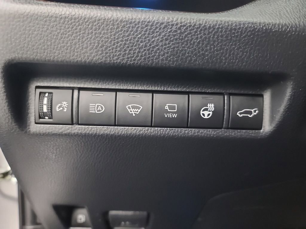 Used 2020 Toyota RAV4 Limited AWD/4WD image 29