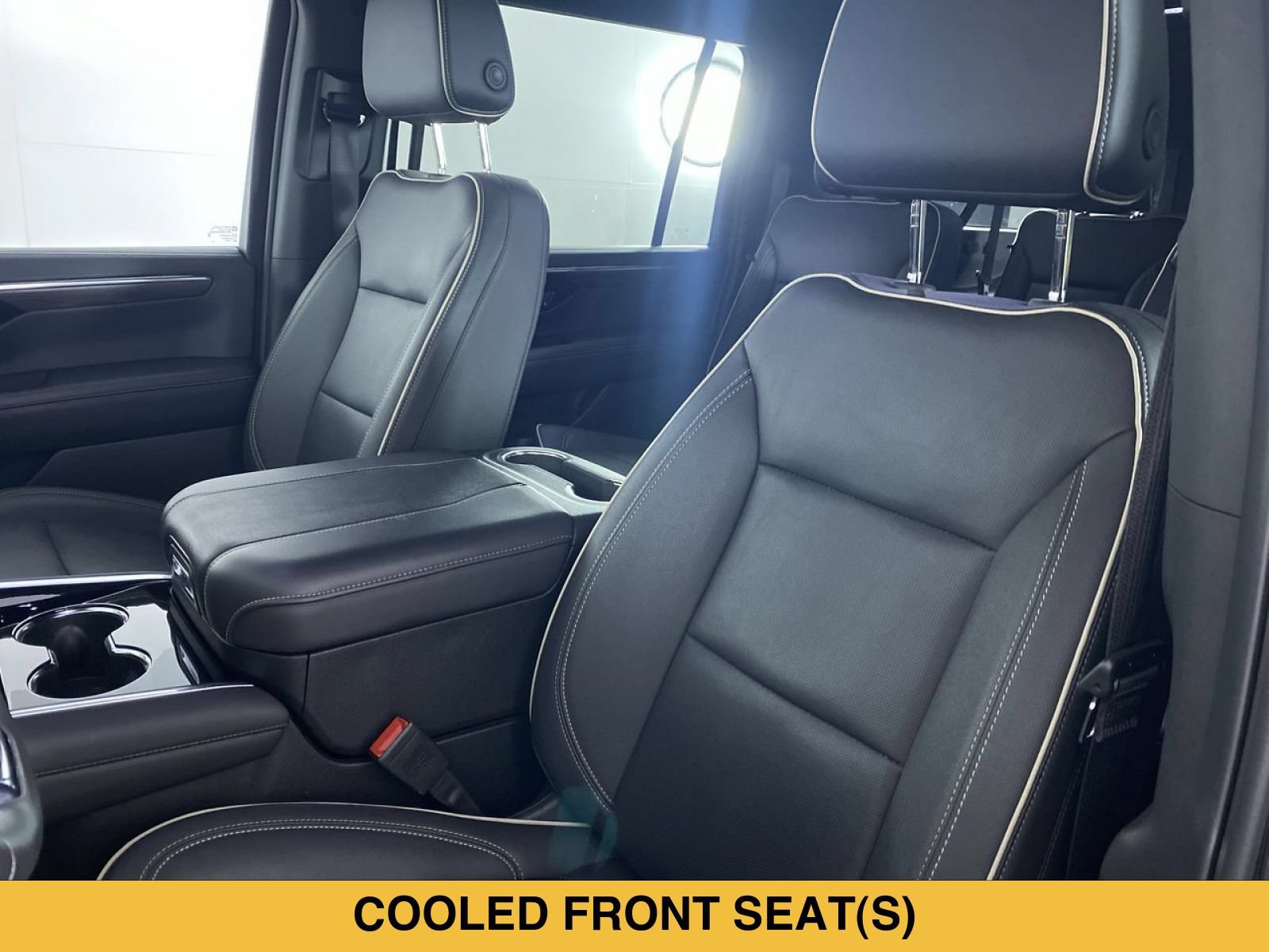 Certified 2026 Chevrolet Suburban Premier AWD/4WD image 11