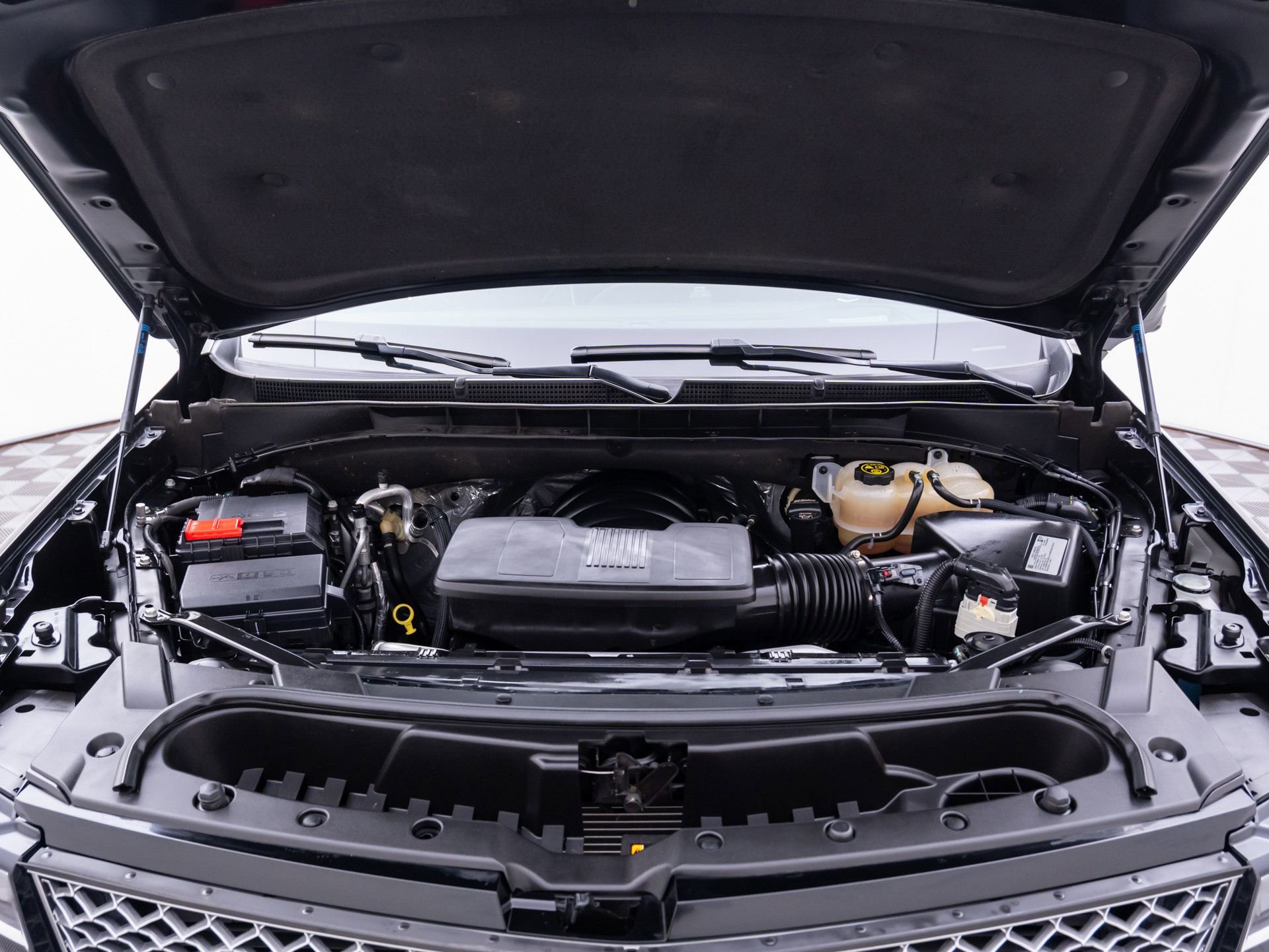 Used 2021 Cadillac Escalade Premium Luxury w/ LPO, Radiant Package image 32