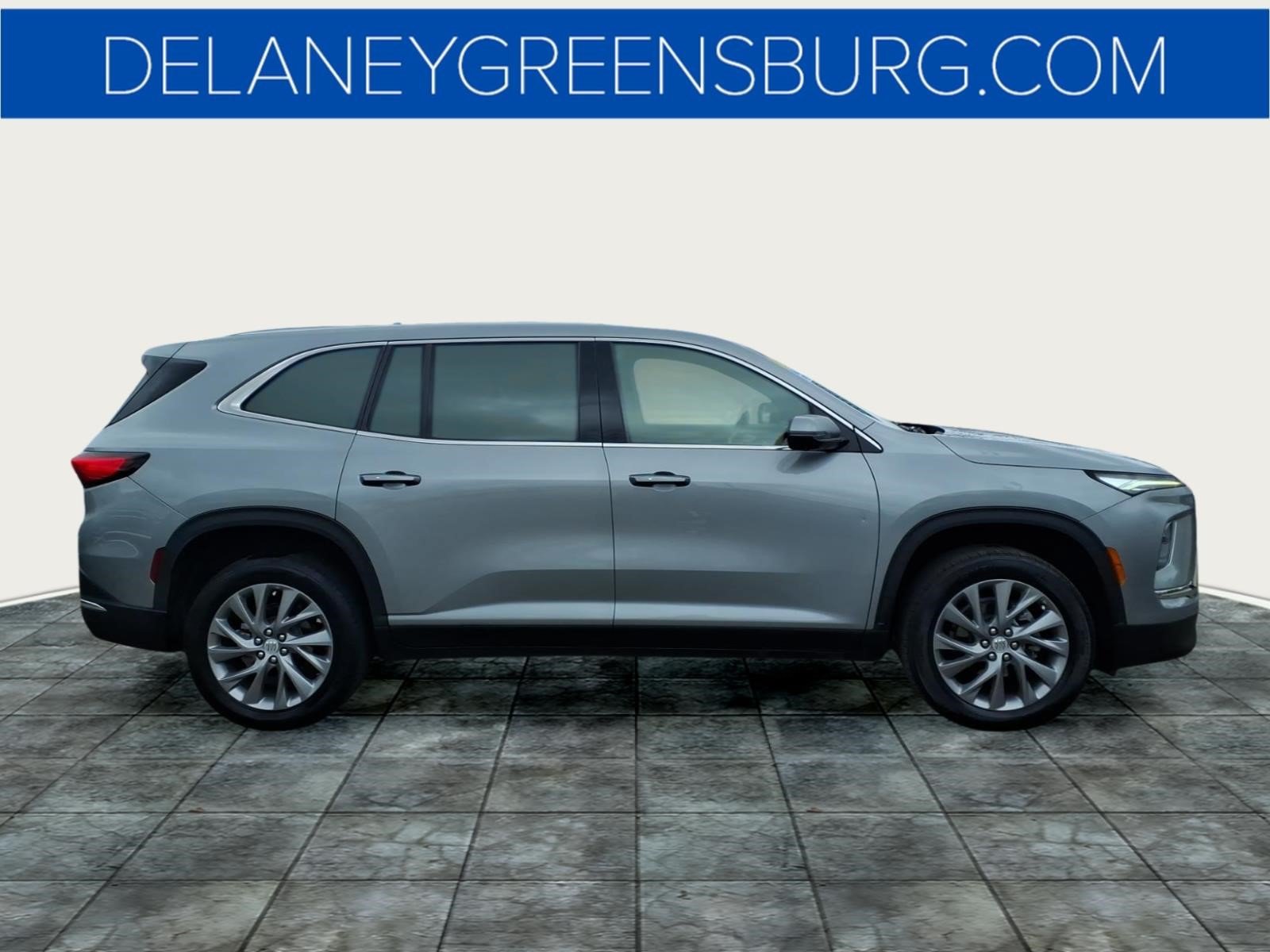 Used 2025 Buick Enclave Preferred AWD/4WD image 2