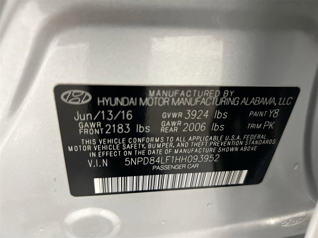 Used 2017 Hyundai Elantra Limited w/ Limited Tech Package 04 image 29