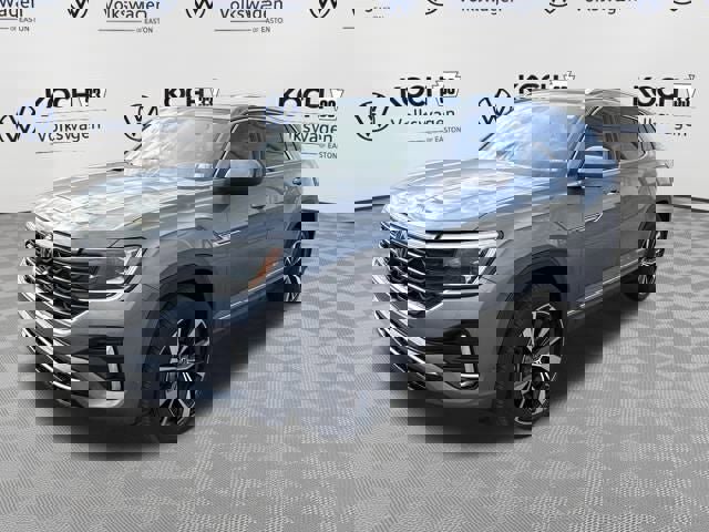 Used 2025 Volkswagen Atlas Cross Sport SEL Premium R-Line image 3
