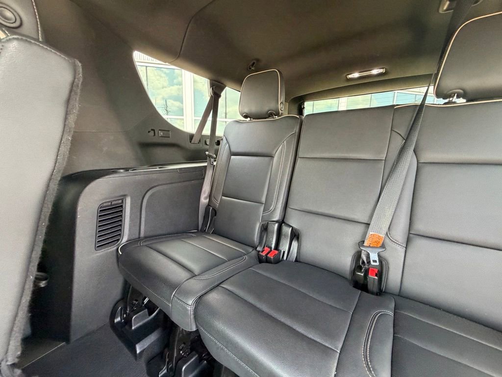 Used 2024 Chevrolet Suburban Premier AWD/4WD image 20