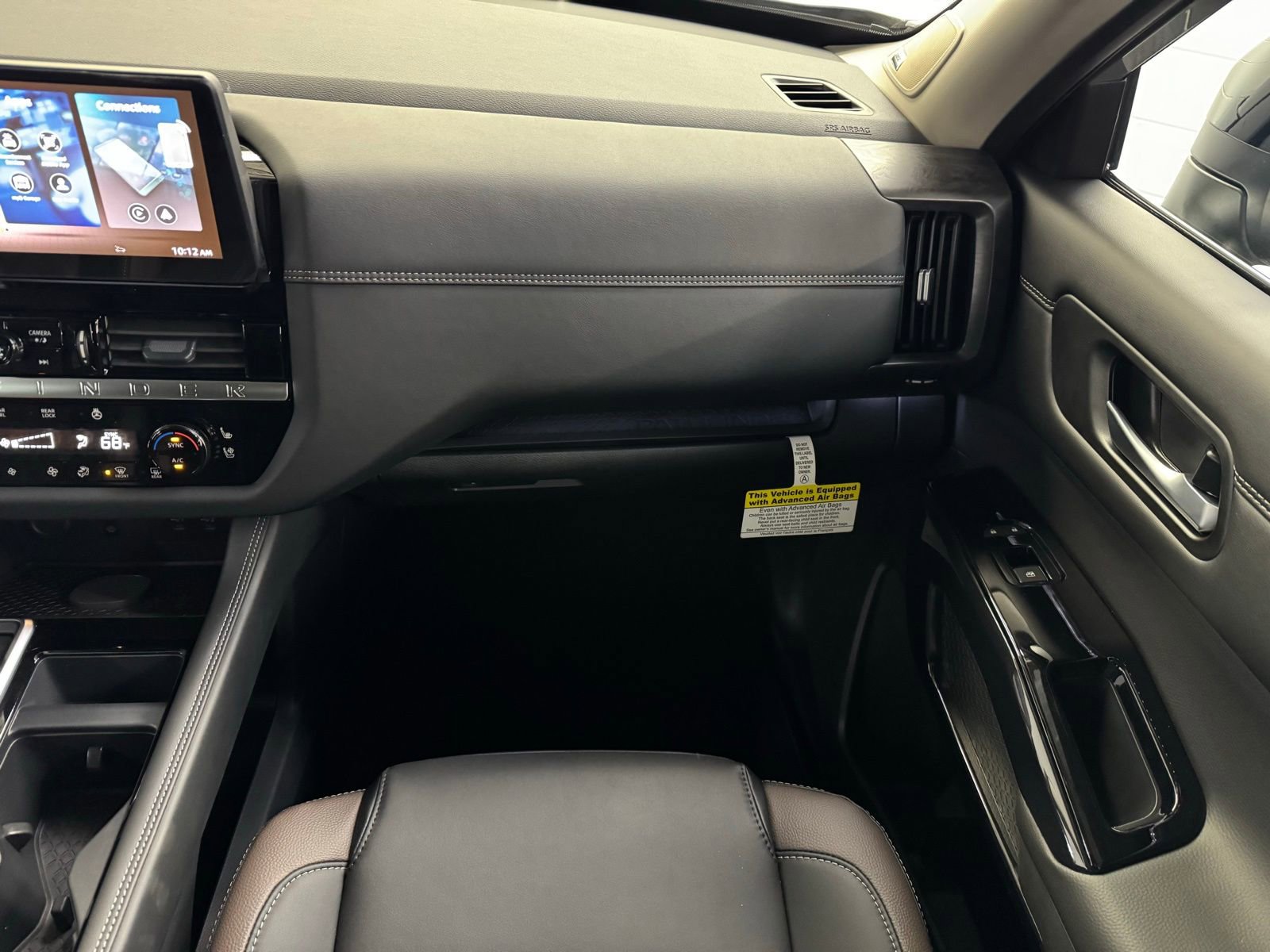 New 2026 Nissan Pathfinder Platinum image 18