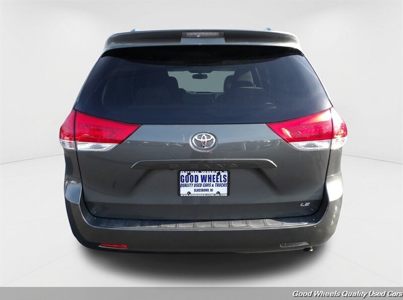 Used 2014 Toyota Sienna LE FWD image 5