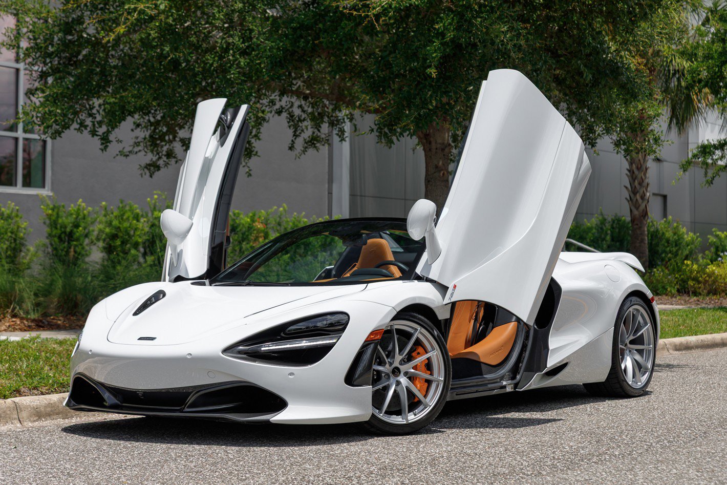 Used 2020 McLaren 720S Spider RWD image 37