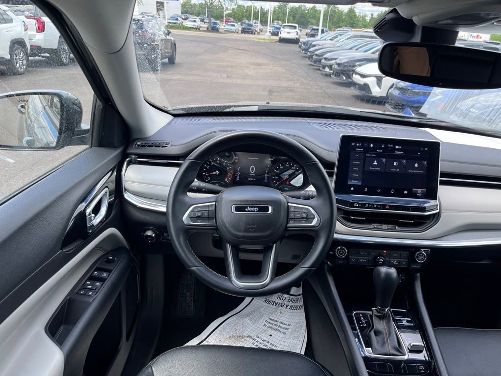 Used 2022 Jeep Compass Limited AWD/4WD image 18