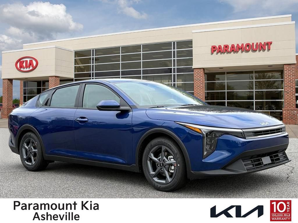 New 2025 Kia K4 LXS