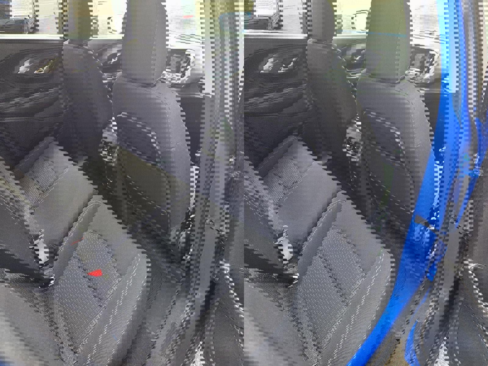 Used 2024 GMC Terrain SLE w/ Driver Convenience Package image 28