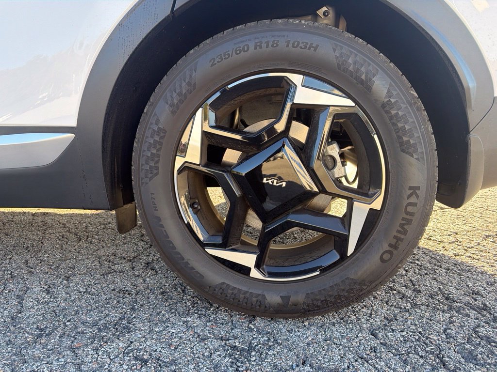 Used 2026 Kia Sportage EX FWD image 40