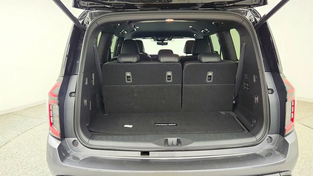 Used 2025 Nissan Armada PRO-4X AWD/4WD image 25