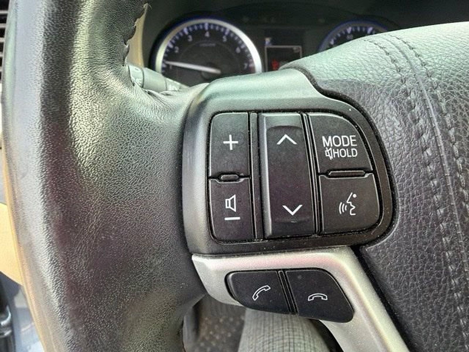 Used 2019 Toyota Highlander XLE AWD/4WD image 10