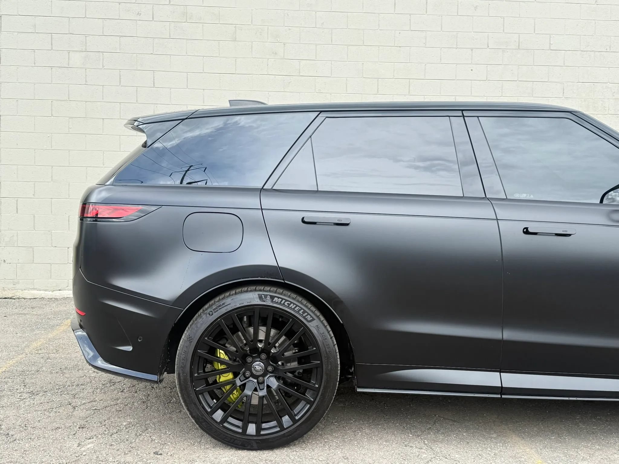 Used 2024 Land Rover Range Rover Sport AWD/4WD image 15