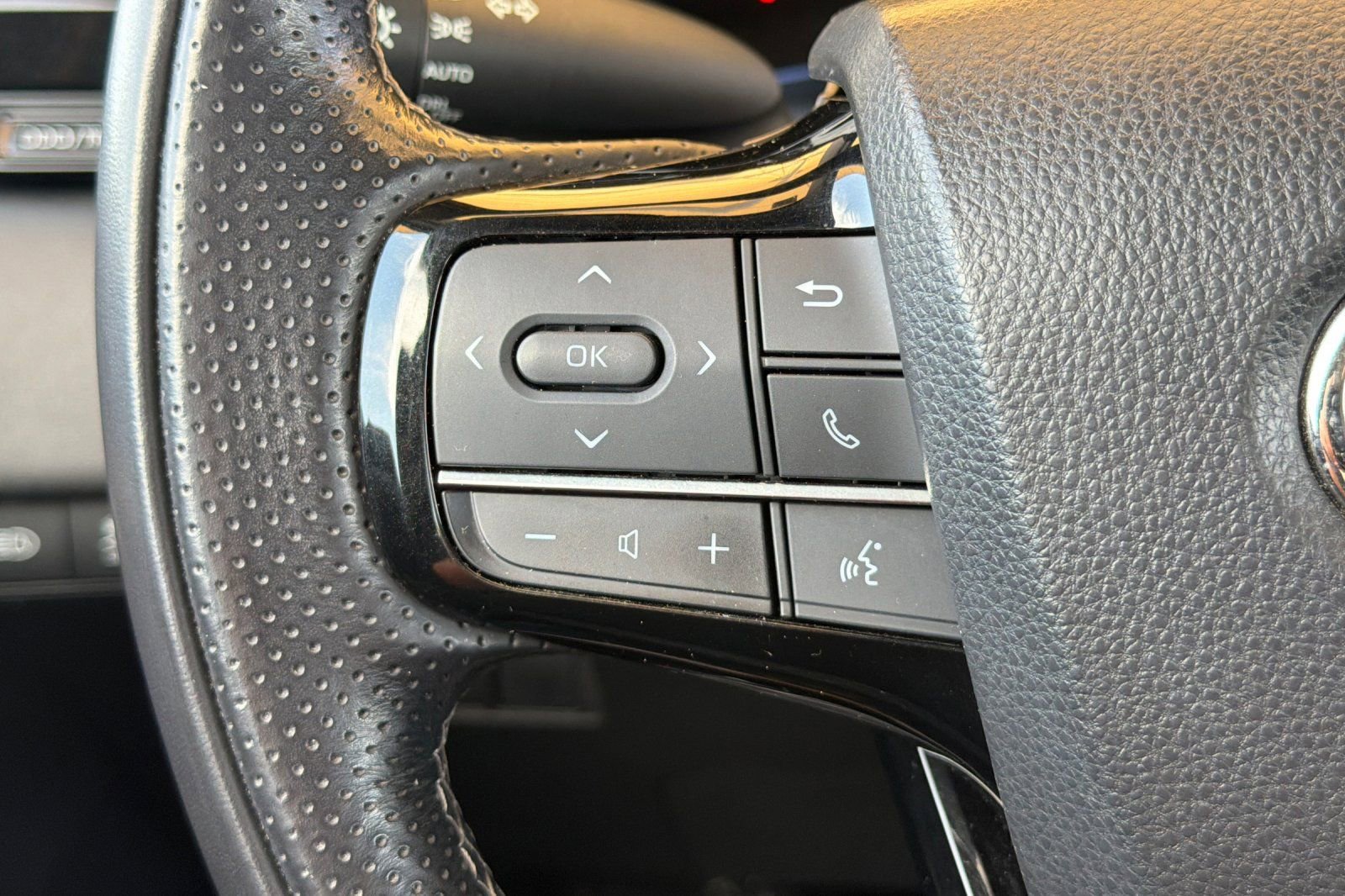 Certified 2021 Toyota Mirai w/ Advanced Technology Package RWD image 28