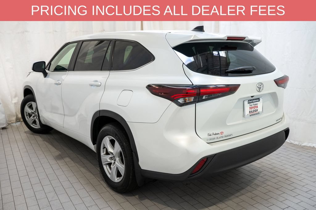 Certified 2025 Toyota Highlander LE AWD/4WD image 3