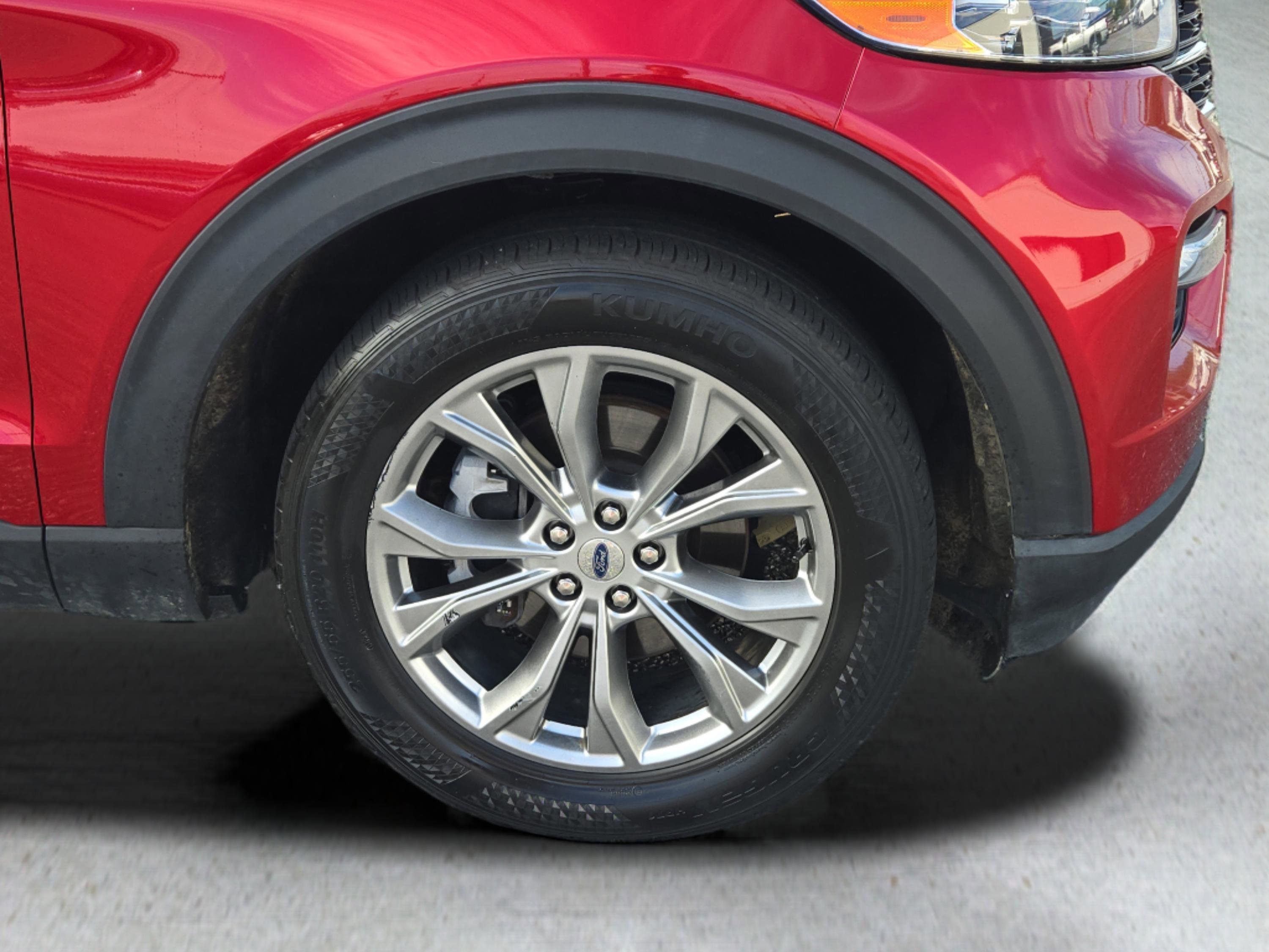 Used 2022 Ford Explorer XLT w/ Equipment Group 202A image 3