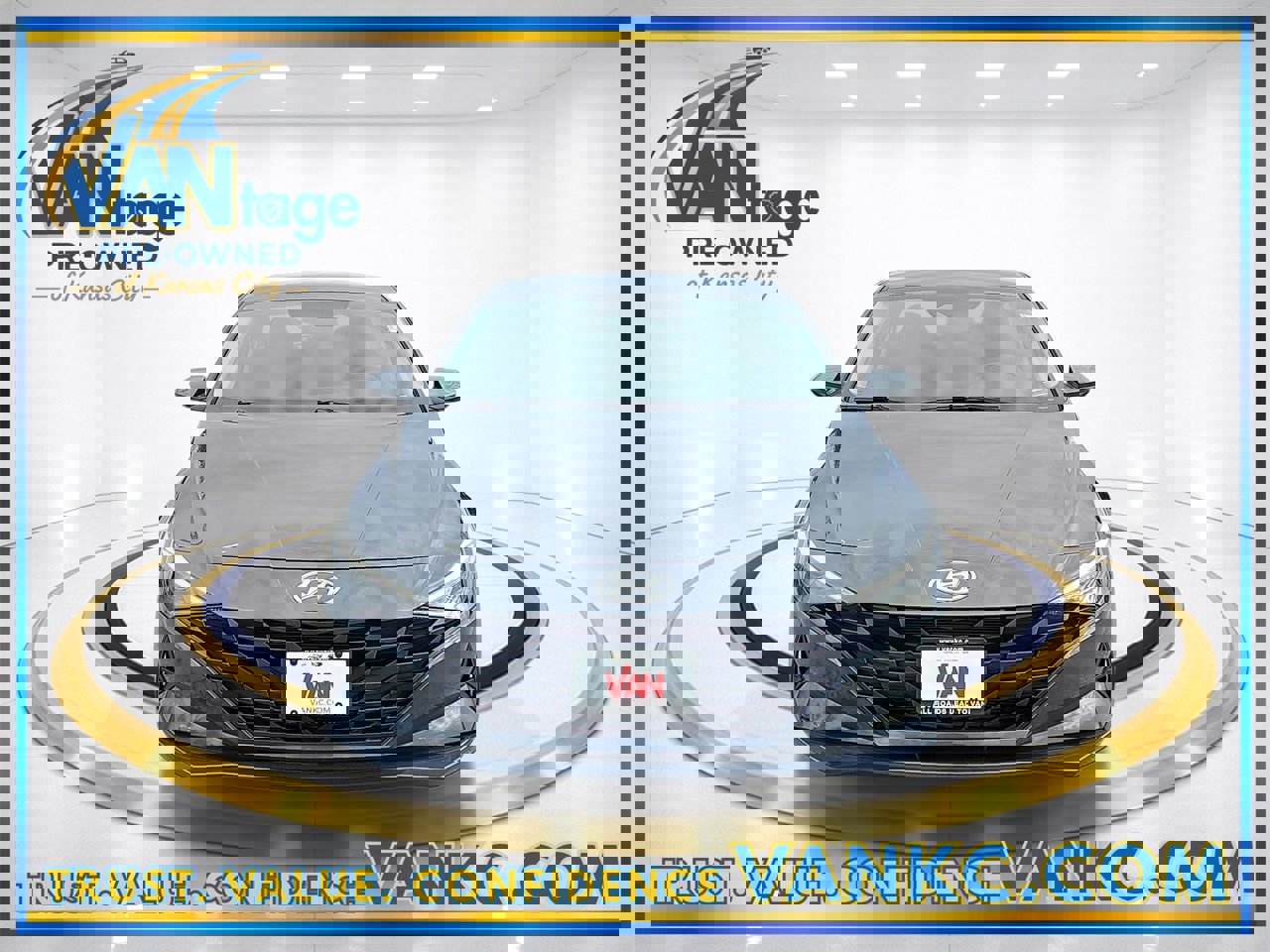 Used 2023 Hyundai Elantra SEL image 2