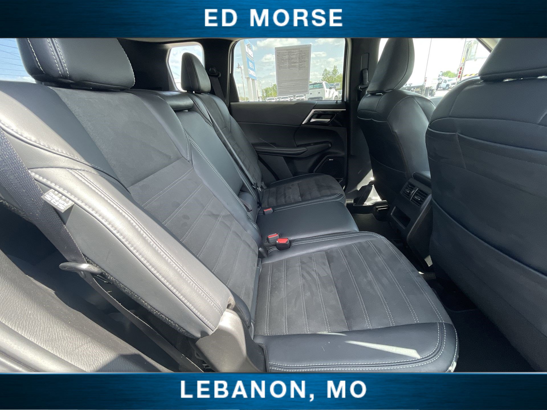 Used 2025 Mitsubishi Outlander SE FWD image 25
