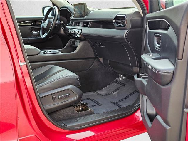 Used 2023 Honda Pilot Touring image 13