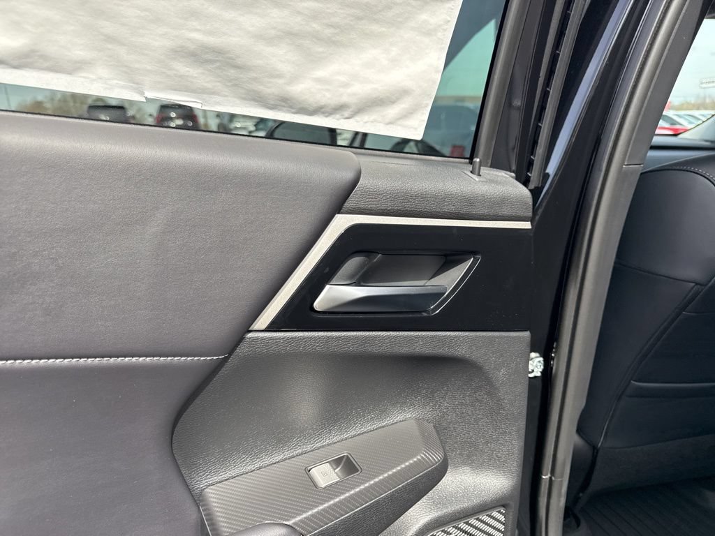 New 2026 Mitsubishi Outlander LE FWD image 36
