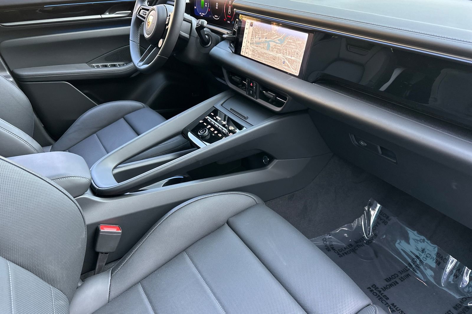 New 2025 Porsche Macan Electric image 17