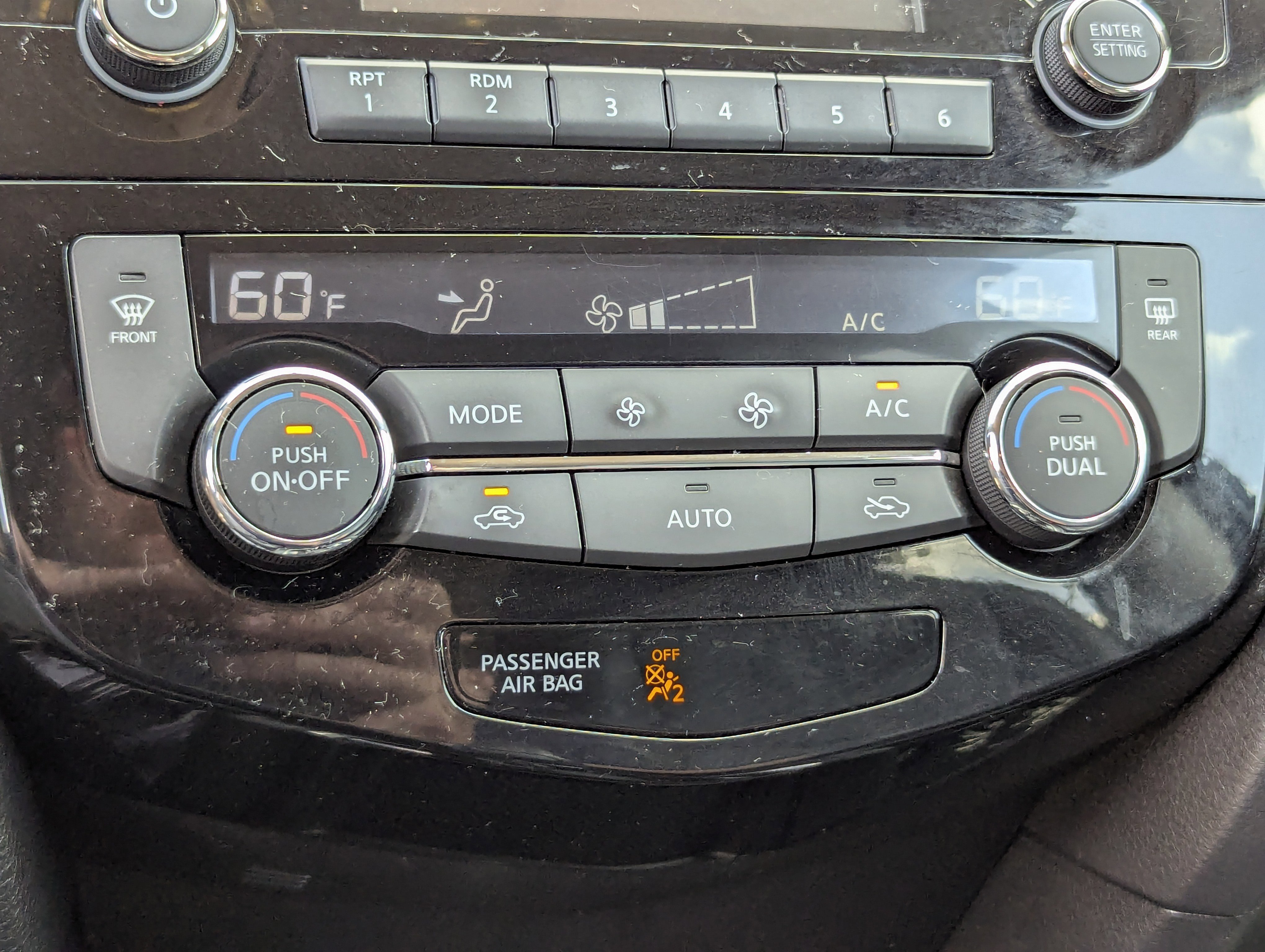 Used 2016 Nissan Rogue SV w/ SV Family Package image 25