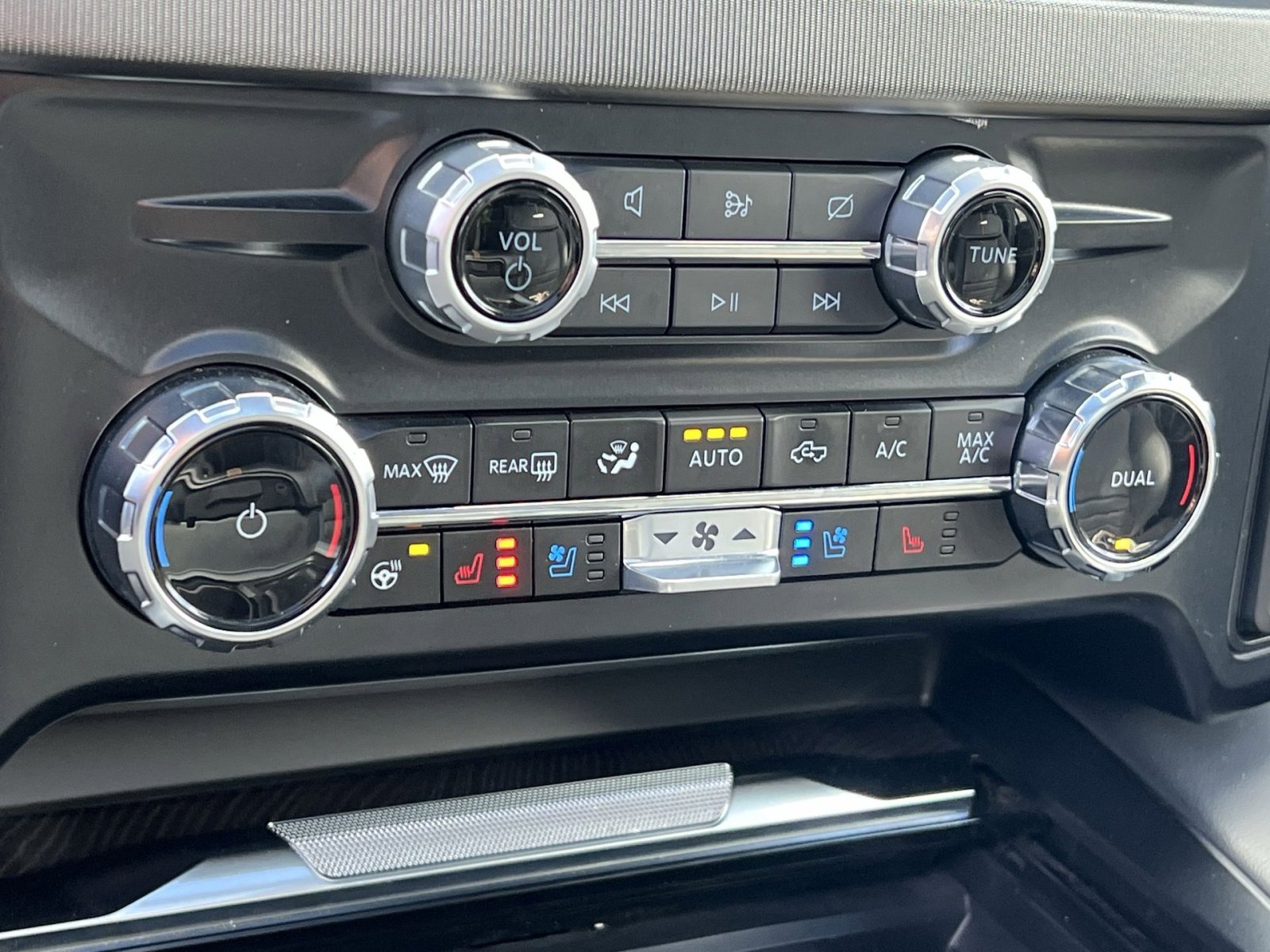 Used 2024 Ford F250 Platinum image 21