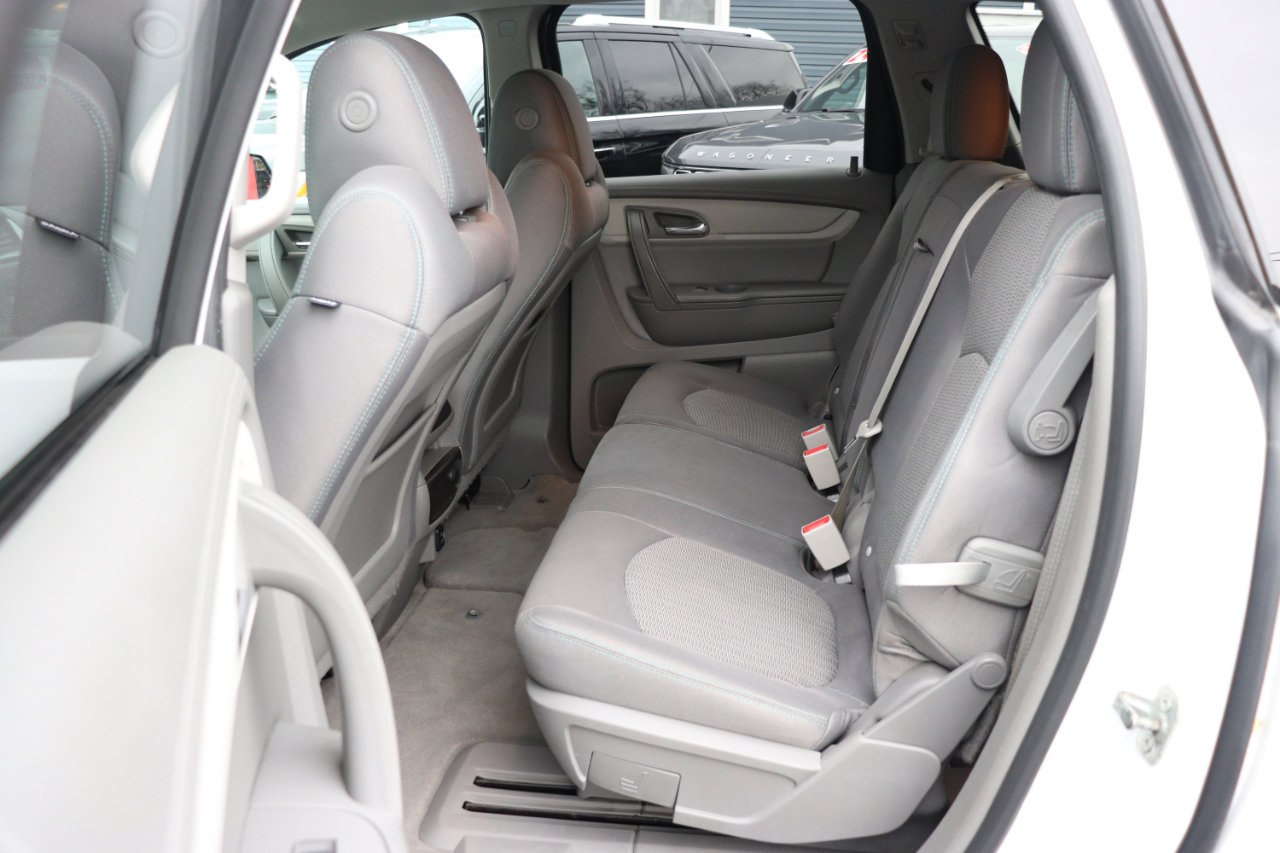 Used 2017 Chevrolet Traverse LS image 12