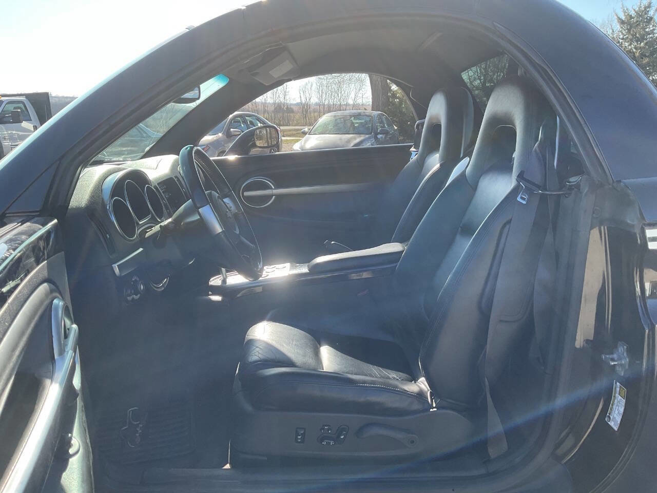 Used 2005 Chevrolet SSR w/ Preferred Equipment Group RWD image 12